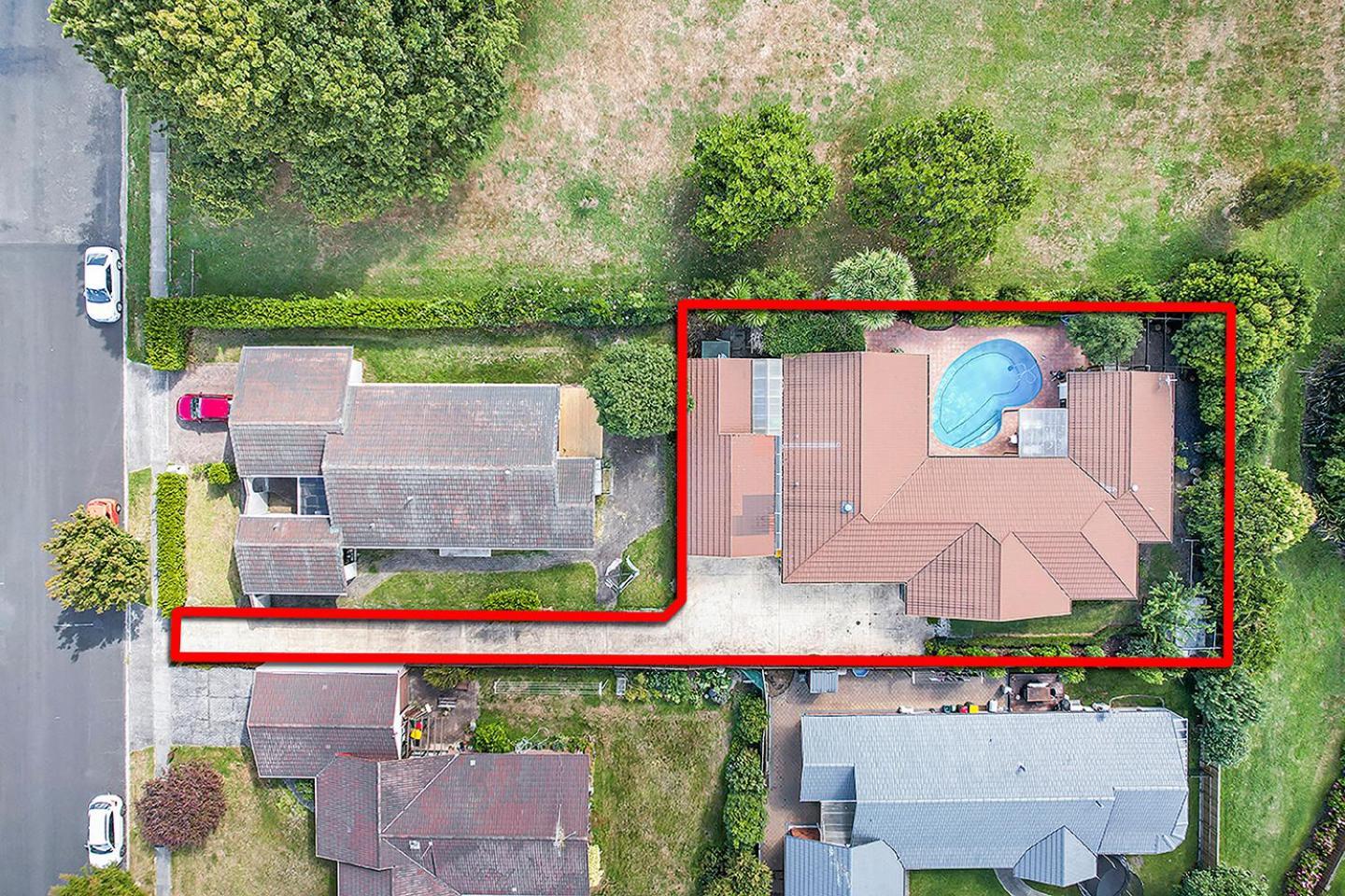 Wow, Spacious Home With A Pool Hamilton Exterior photo